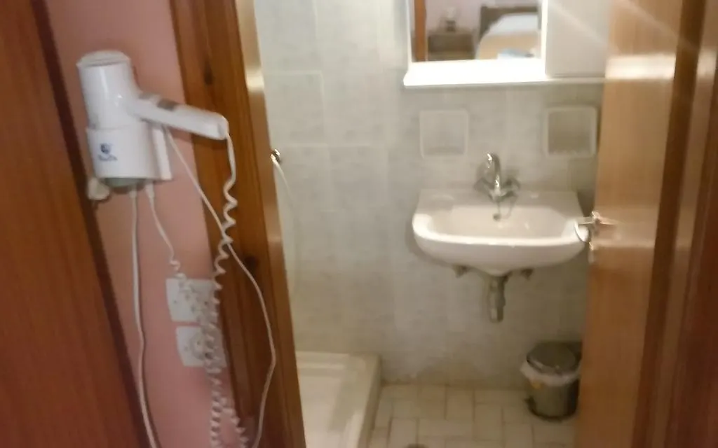 Chryspy Toulatos Studios Πουλάτα